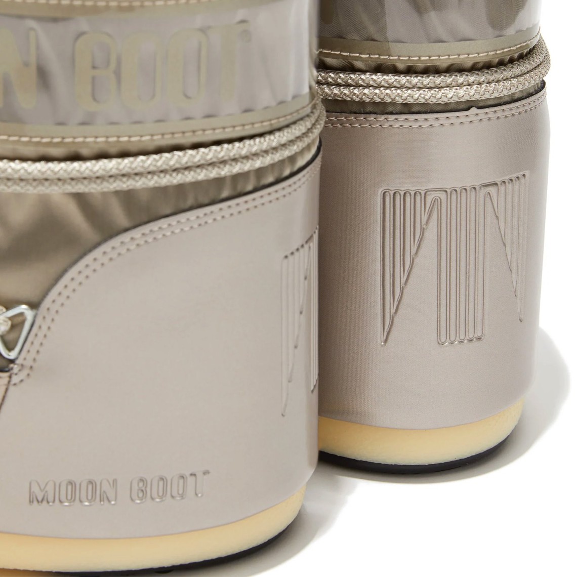 Stivali Icon Low Glance Moon Boot in raso