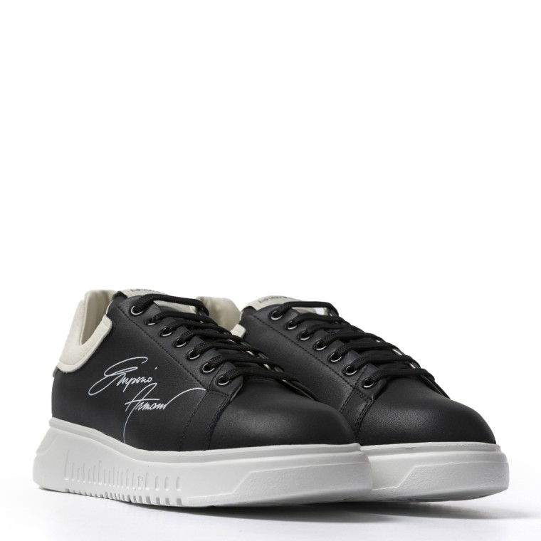 Sneakers Emporio Armani in pelle con logo signature e suola zigrinata