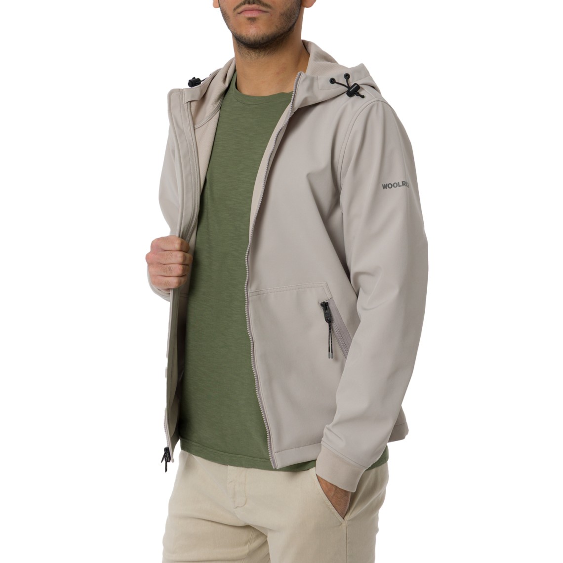 Giacca in Tech Softshell Woolrich con cappuccio