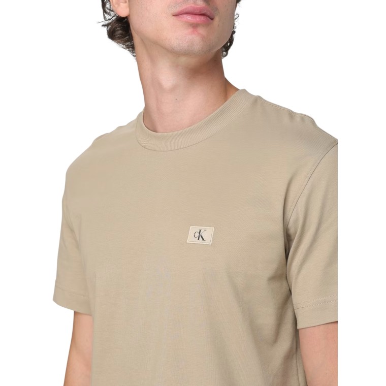 T-shirt in cotone con stemma Calvin Klein Jeans