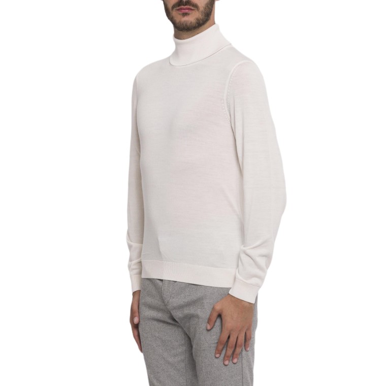 Maglione a collo alto in lana vergine Boss
