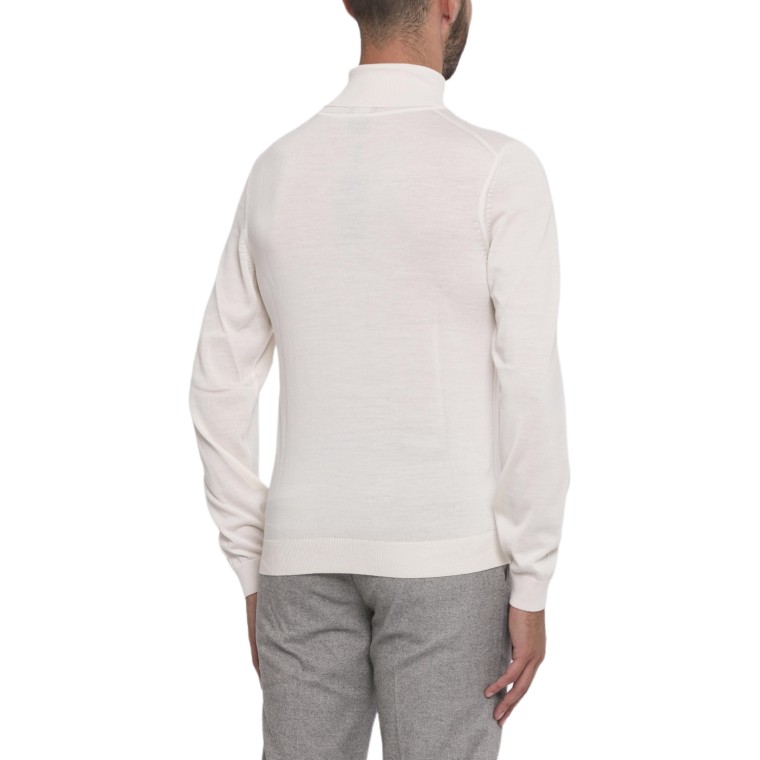 Maglione a collo alto in lana vergine Boss