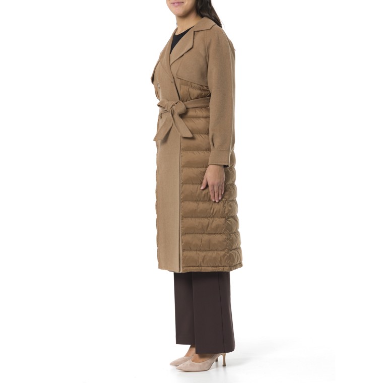 Cappotto Twinset in misto lana con inserti trapuntati e cintura