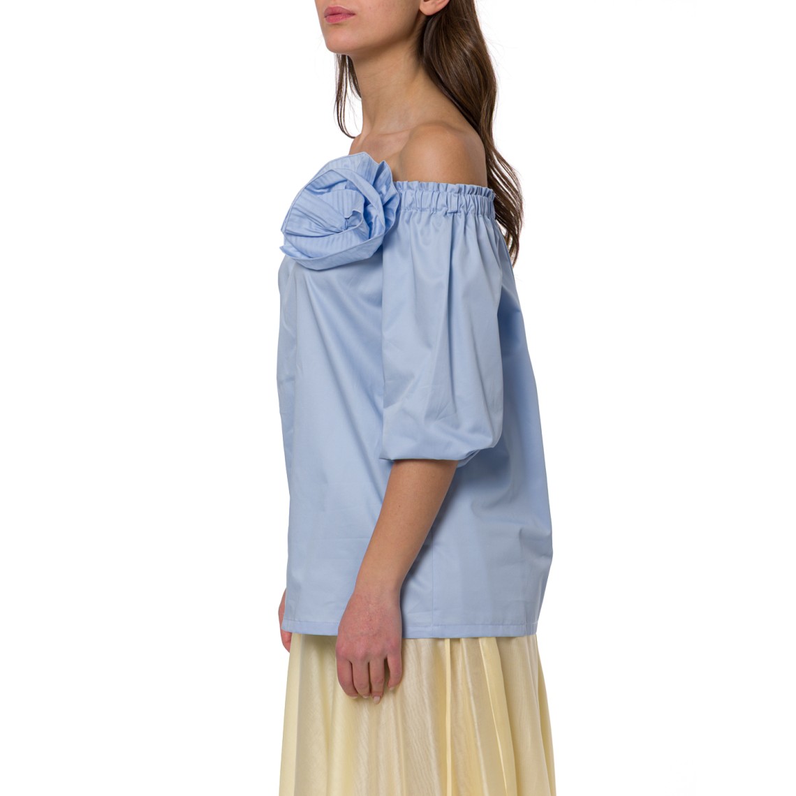 Blusa Hanita Couture con fiore plissè