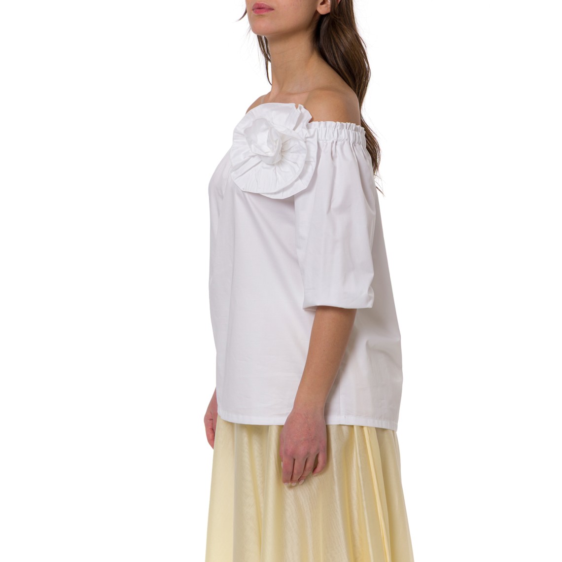 Blusa Hanita Couture con fiore plissè