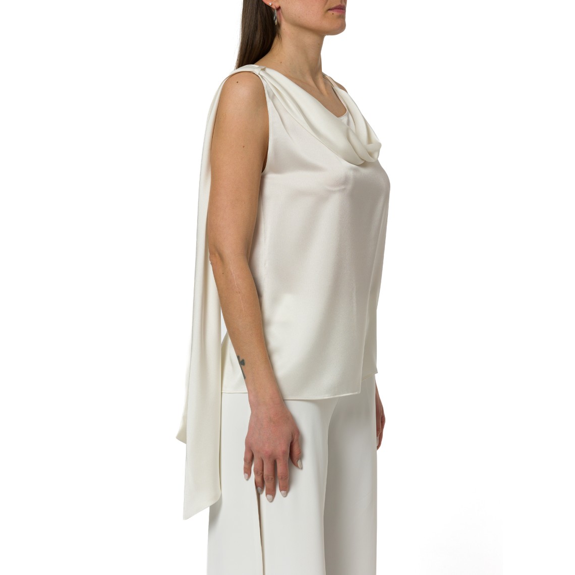 Canotta in raso Hanita Couture con scollo morbido