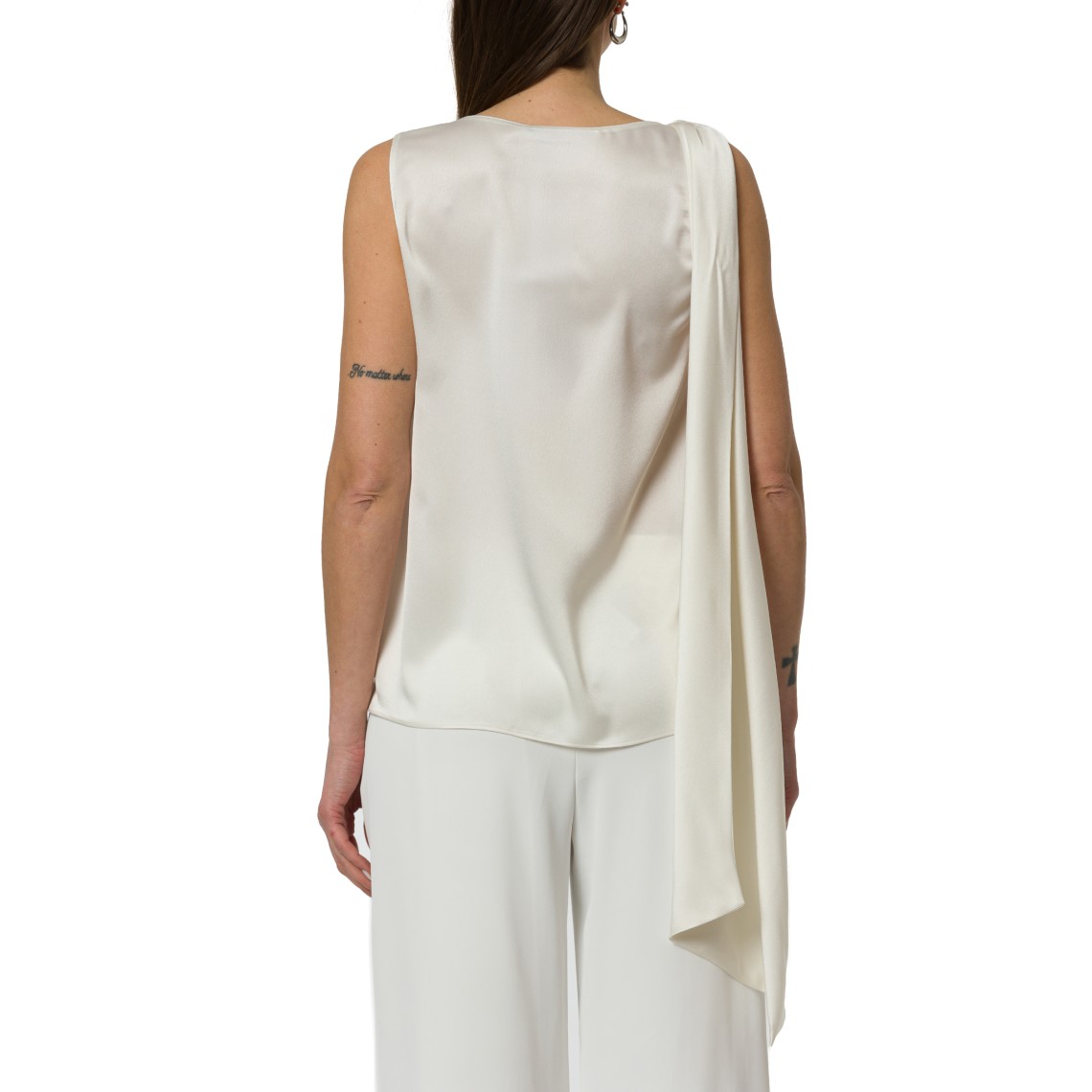 Canotta in raso Hanita Couture con scollo morbido