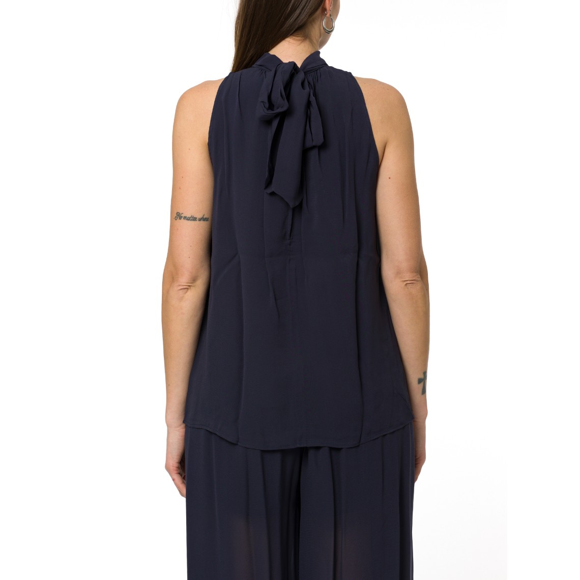 Top smanicato con scollo a goccia Marella