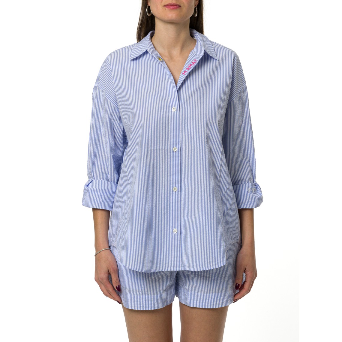 Camicia Cristal in seersucker a righe azzurre con ricami Mc2 Saint Barth