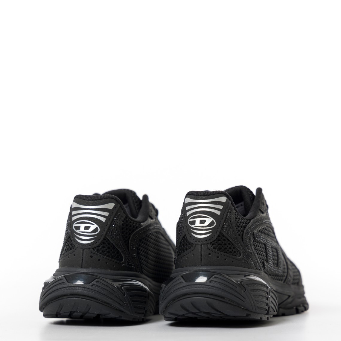 S-Pro-V-Dense-Sneaker in rete metallizzata con logo Oval D