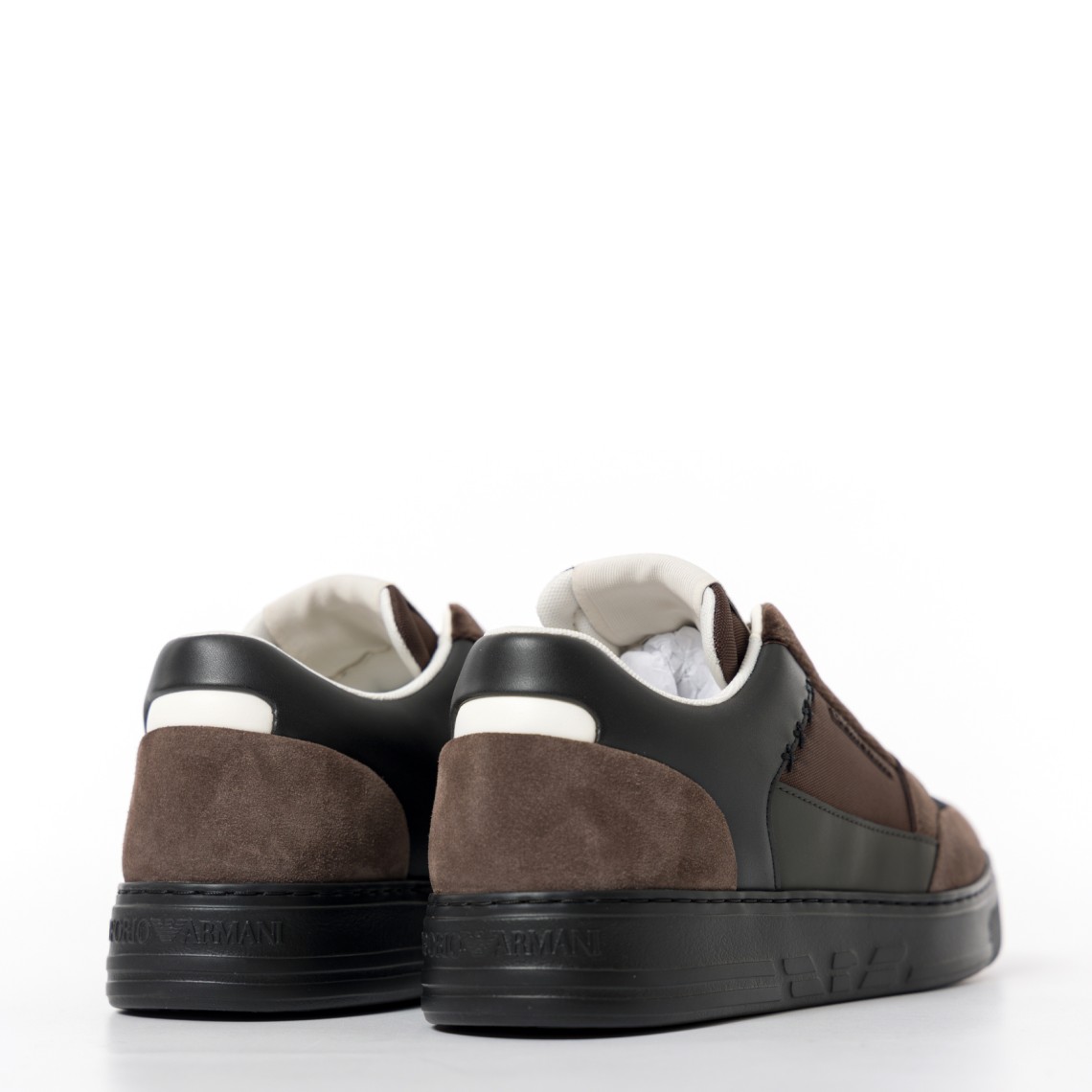 Sneakers Emporio Armani con tomaia in pelle scamosciata